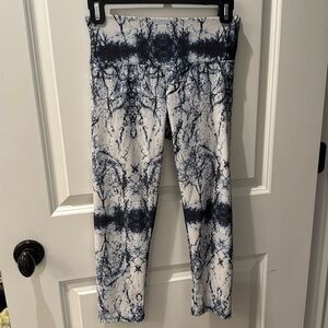 Onzie Blue and White Tie Dye Cropped High Rise Legging